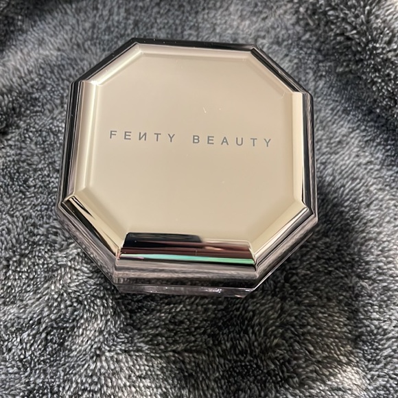 Fenty Lavender Pro Filt'r Instant Retouch Setting Powder - Picture 5 of 7